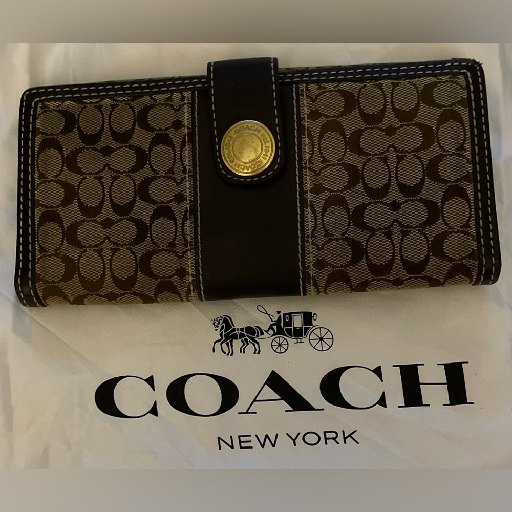 Vintage Coach Wallet in signature Brown Jacquard Material
